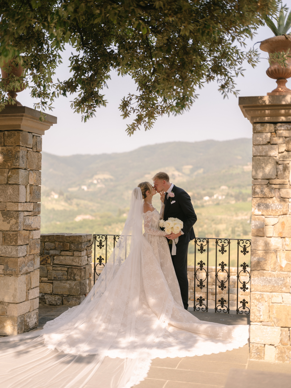 BRIDE AND GROOM AT ITALY WEDDING